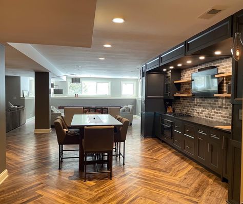 Basement Dining Area, Industrial Basement Bar, Finished Basement Bars, Industrial Basement, Basement Bars, Apartment Bar, Basement Designs, Basement Home Theater, Basement Living