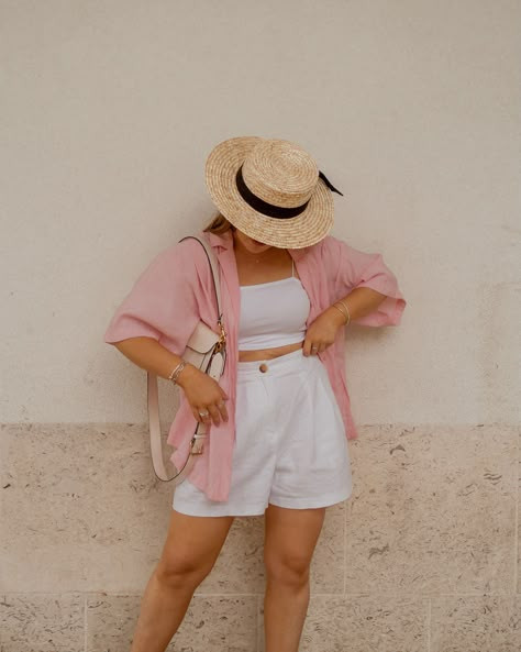 Pink and white outfit inspiration Mid Size Outfits, Cruise Trip, Midsize Outfits, Mid Size Fashion, Curvy Fashionista, Beach Fits, Europe Outfits, Fits Inspo, Mia 3