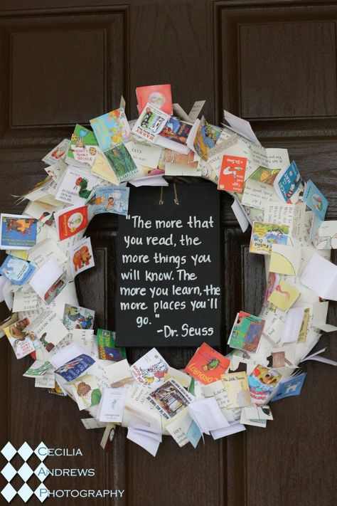 bookworm wreath. do you like this for the shower? @Briana Berggren Bookworm Party, Book Themed Birthday Party, Homework Ideas, Book Wreath, Storybook Theme, Book Themed Party, Storybook Baby Shower, Library Book Displays, Work Fun