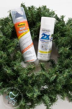 easy-diy-flocked-christmas-wreath-tutorial Natal, Diy Flocked Christmas Tree, Flocked Wreath, Flocked Tree, Flocked Christmas Tree, Frosted Christmas Tree, Flocked Trees, Silver Christmas Decorations, Candyland Christmas