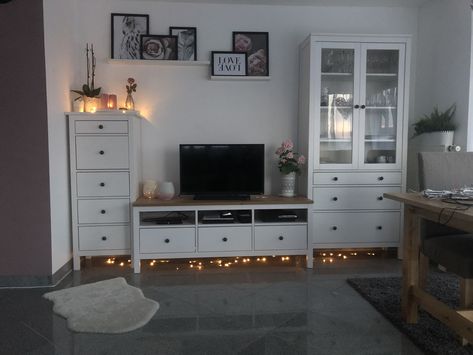 Ikea Hemnes Living Room, Hemnes Ikea, Ikea 2015, Ikea Living Room, Casa Country, Ikea Hemnes, Living Room Tv Stand, Family Room Decorating, Hemnes