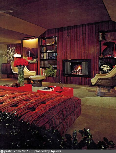 We rounded up some of our favorite interior design ideas along with handy décor tips. #interiordetails#homedetails#homedecorideas#eclecticdecor#currentdesignsituation#housegoals#interiordesign#architecture#home#design#interiordesign #modernhomedeco 70’s Decor, 70s Interior Design, Hotel Modern, Nyc Luxury, Ski Vintage, 70s Interior, Retro Interior Design, Loft Ideas, 70s Home