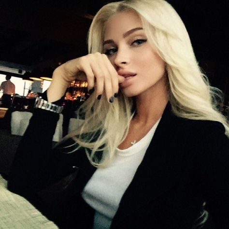 Alena Shishkova, Long Blonde, Peruvian Hair, Victoria Secrets, Blonde Bombshell, Long Blonde Hair, Grunge Hair, Blonde Beauty, Love Hair