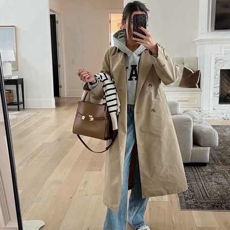 S 4-6 M 8-10 L 12-14 New Boutique Item Size 12 Autumn Outfits, Business Casual Nyc Fall, Sweatshirt Trench Coat Outfit, Trench Coat Outfit Hoodie, Cream Mac Outfit Trench Coats, Minimalist Fashion Icons, Nyc Winter Tourist Outfit, Trench Rain Coat Outfit, Long Tan Trench Coat Outfit