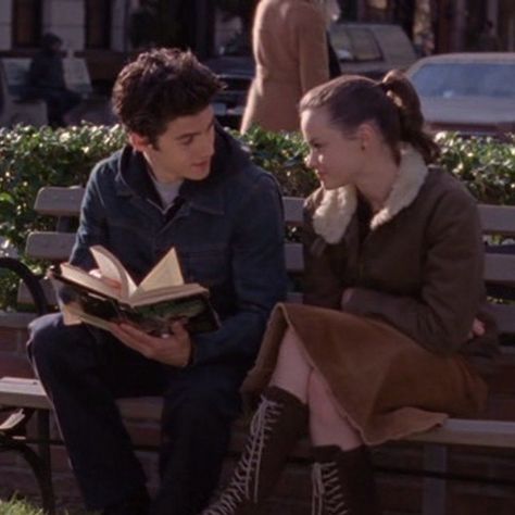 Jess Gilmore, Gilmore Girls Jess, Rory And Jess, Team Logan, Jess Mariano, Lorelai Gilmore, Rory Gilmore, Reading Books