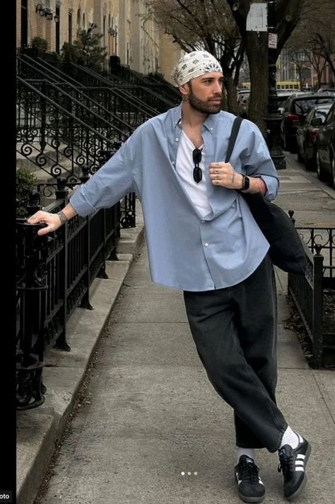 Europe Men Fashion, Men Bandana Style, New York Outfits Men, Summer Fashion Men Street Styles, Bandana Outfit Men, Nyc Going Out Outfit, Old Money New York, New York Outfits Winter Cold Weather, Nyc Going Out Outfit Night