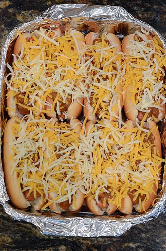 Chili Hotdogs, Oven Hot Dogs, Baked Chili Cheese Dogs, Party Food For A Crowd, Chili Cheese Dogs, Breakfast Low Carb, Camping Trailers, Eastern Washington, Cheese Dog