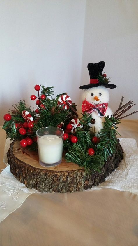 Takken Decor, Kitchen Ideas Modern, Christmas Candle Decorations, Christmas Flower Arrangements, Christmas Centerpieces Diy, Holiday Table Decorations, Diy Christmas Decorations Easy, Christmas Arrangements, Holiday Crafts Christmas