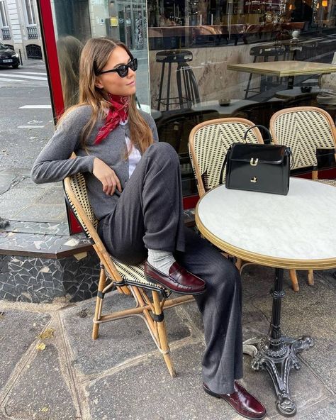 Burgundy Loafers Outfit, Madrid Outfits, Smart Casual Women Outfits, Ny Outfits, Smart Casual Women, Paris Chic, Paris Outfits, November 23, Casual Chic Style