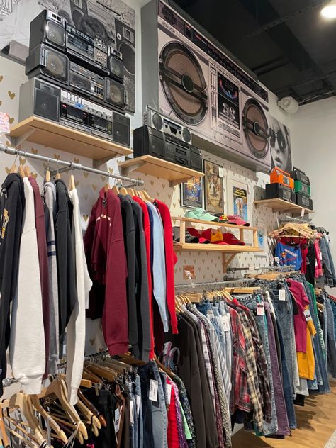 Thrift Shops Aesthetic, Vintage Clothes Shop Aesthetic, Corner Shop Aesthetic, Thrift Store Interior, Thrift Shop Ideas, Vintage Thrift Store Aesthetic, Thrift Stores Aesthetic, Vintage Shop Aesthetic, Thrift Shopping Aesthetic