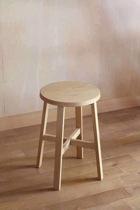 Cafe Chairs And Tables, Minimalist Wood Furniture, Kursi Bar, Vintage Stool, Wooden Stool, Kitchen Benches, Furniture Trends, Stool Design, Furniture Side Tables