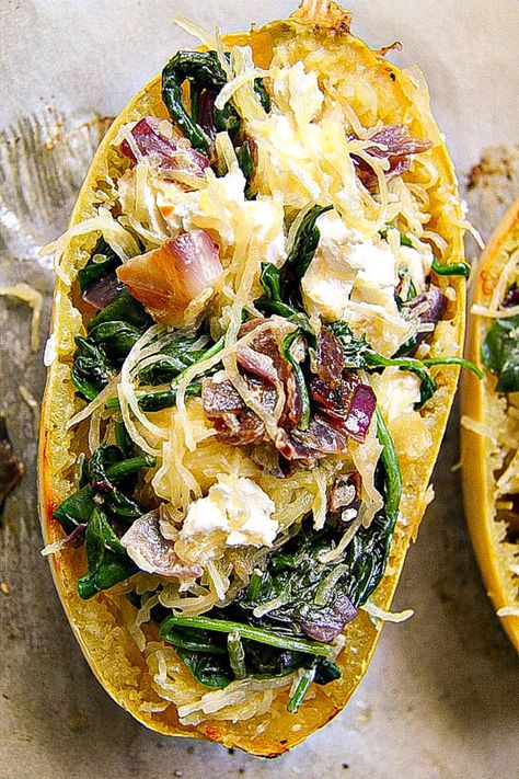 Spinach Goat Cheese, Stuffed Spaghetti Squash, Spaghetti Squash Recipe, Keto Pasta, Veggies Recipes, Optavia Recipes, Goat Cheese Recipes, Cheese Spaghetti, Vegetarian Dish