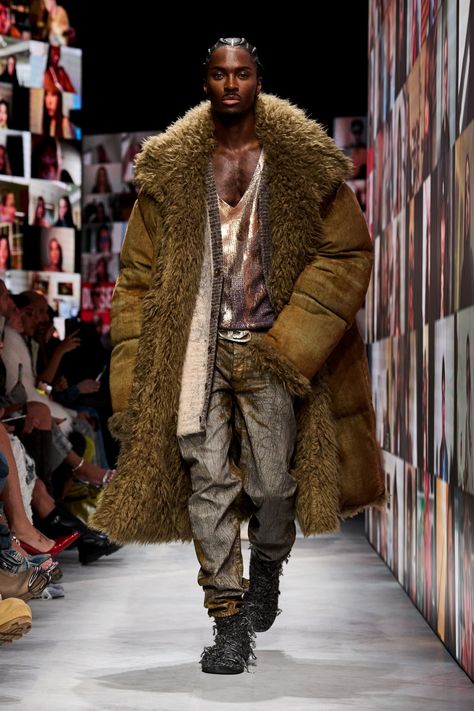 Diesel FW24 Diesel Fashion, 2024 Runway, Dope Outfits For Guys, Fall Winter 2024, Milan Design Week, Mens Designer Fashion, Fashion Images, Runway Show, Winter 2024