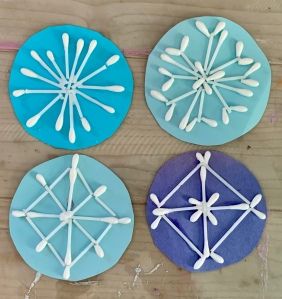 Stem Snowflakes, Q Tip Snowflakes, Qtip Snowflake Craft, Qtip Snowflakes, Snowflakes For Kids, January Craft, Homeschool Art Projects, Project For School, Snowflake Template