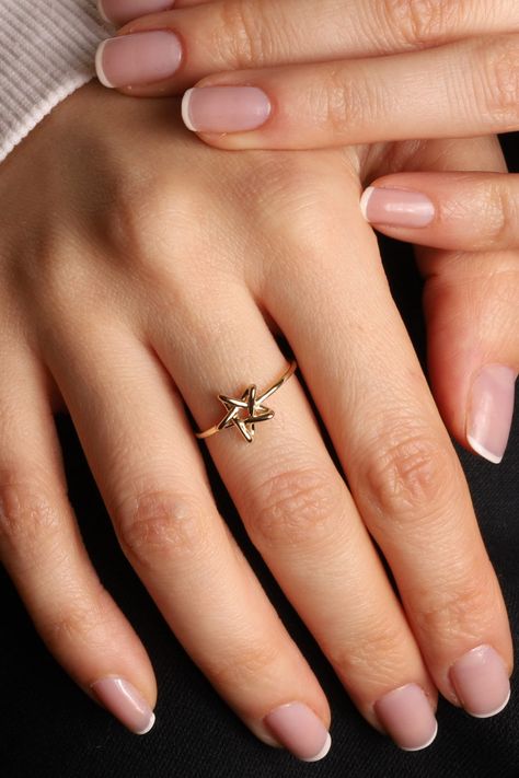 Elegant Gold Star Knot Ring, Dainty 14k Gold Starry Band, Minimalist Modern Jewelry for Women, Perfect Gift for Special Occasions Daily Wear Ring Design, Daily Wear Gold Rings For Women, Daily Wear Rings, Star Knot, Couple Ring Design, Couple Ring, Knot Design, Knot Ring, Everyday Rings