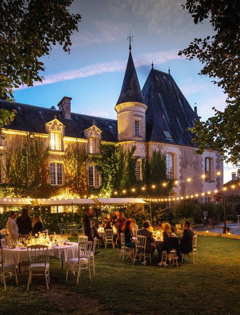 French Mansion Garden, Castle For Wedding, Wedding Venues Chateau, France Castle Wedding, Wedding Chateau France, Wedding At A Castle, Chateau Wedding Aesthetic, France Wedding Venues French Chateau, Chateau Wedding Reception