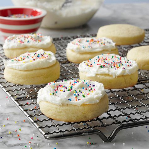 Thick Sugar Cookies Drop Sugar Cookies, Cream Cheese Sugar Cookies, Butter Sugar Cookies, Cookie Crisp, Lemon Sugar Cookies, Spritz Cookies, Spring Cookies, Sugar Cookie Frosting, Soft Sugar Cookies