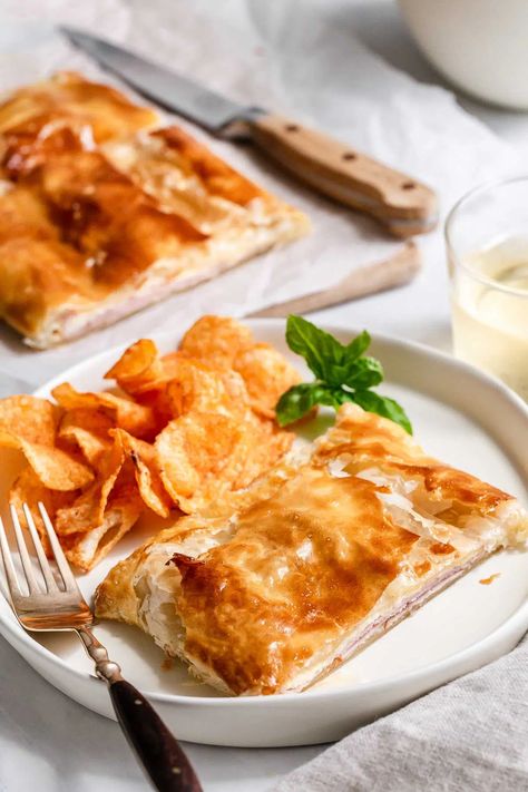 Ham and cheese puff pastry square on a plate with chips. Ham And Cheese Puff Pastry, Ham Cheese Puff Pastry, Puff Pastry Squares, Pastry Squares, Puff Pastry Dessert, Squares Recipes, Dinners For 2, Food For 2, Desserts For Two