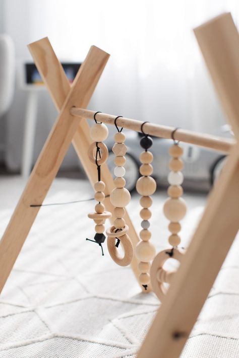 Diy Baby Gym, Wooden Play Gym, Wood Baby Toys, Baby Activity Gym, Wooden Baby Gym, Baby Gym Toys, Baby Play Gym, Diy Bebe, Cool Baby