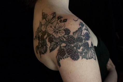 Blackberry Branch Tattoo, Blackberry Branch, Oak Leaf Tattoos, Blackberry Tattoo, 12 Tattoos, Spirit Tattoo, Tattoo Shoulder, Branch Tattoo, Daisy Tattoo