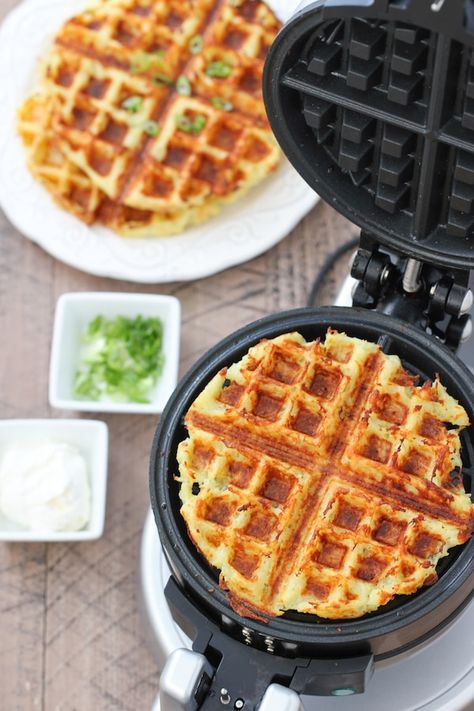 Waffle Iron Potatoes, Potato Waffle Recipe, Savory Waffle Recipe, Crispy Potato Pancakes, Waffle Iron Recipes, Potato Waffles, Waffle Maker Recipes, Savory Waffles, Belgian Waffle Maker