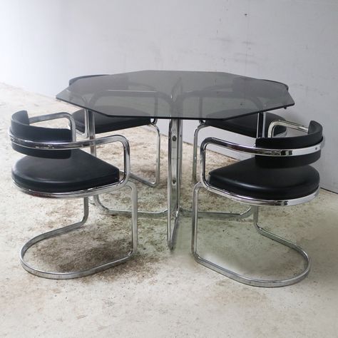 Dining Table Art Deco, Round Glass Kitchen Table, Coastal Manor, Glass Dinning Table, Black Glass Dining Table, Round Glass Dining Table, Glass Kitchen Tables, Chrome Decor, Retro Dining Table