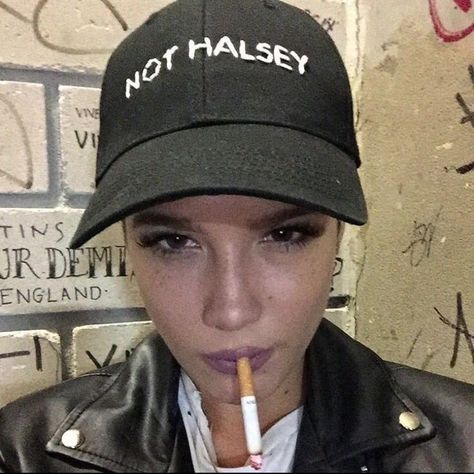 Halsey Hair, Halsey Style, Halsey, Melanie Martinez, I Icon, A Black, K Pop, Beautiful People, Persona