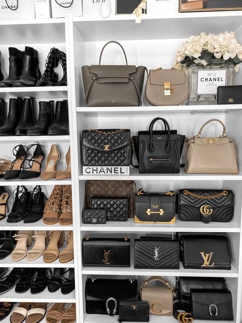 Organiser Son Dressing, Bag Closet, Dream Closet Design, Luxury Closets Design, Luxury Bags Collection, Handbag Storage, Closet Decor, Dream Closets, Luxurious Bedroom