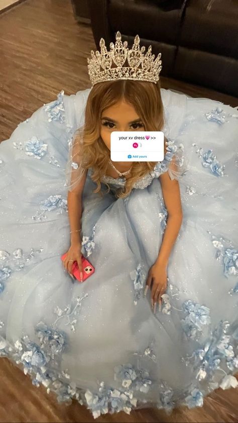 Sweet 16 Dresses Winter Wonderland, Dusty Blue Quince Dress, Quince Instagram Story, Aesthetic Quinceanera Dresses, Quinceanera Dresses Light Blue, Mini Quince Dress, Baby Blue Quince Dresses, Quince Aesthetic, Quinceanera Aesthetic