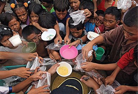 Despite the suitability of Philippine farms for food crops, millions of Filipinos suffer from hunger and are malnourished. According to the World Hunger Report 2018, there are still some 14.2 million undernourished Filipinos and 13.3 million food-insecure Filipinos. Taken together, these account for nearly a third of the country’s population. Philippine Society, Feeding Program, Poverty And Hunger, Family Logo, Hungry Children, World Hunger, Food Insecurity, Health Trends, Private Sector