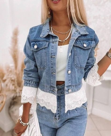 Upcycled Denim Jacket, Diy Denim Jacket, Denim Crafts Diy, Upcycle Clothes Diy, Embellished Denim Jacket, Denim Ideas, Moda Jeans, Patchwork Denim, Upcycle Jeans