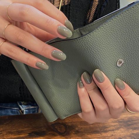 50 Most Popular 2022 Fall Nail Colors to Inspire You Olive Green Nails Aesthetic, Nude Green Nails, Green Olive Nails, Fall 2022 Nail Colors, 2022 Nail Colors, Green Nails Fall, Olive Green Nails, Olive Nails, Fail Nails