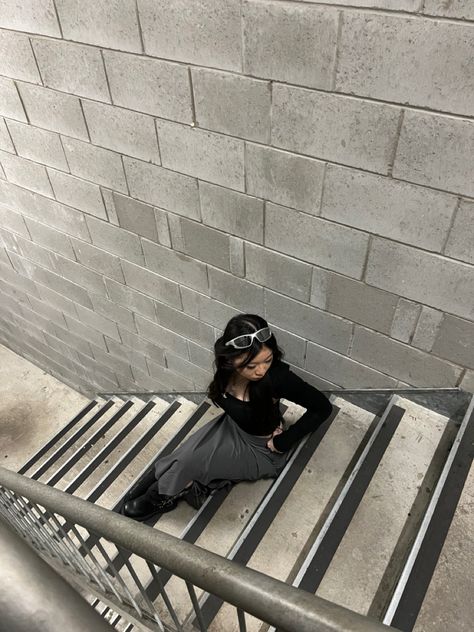 aesthetic staircase photoshoot idea Aesthetic Staircase, Stairwell Pictures, Pictures On Stairs, Staircase Photoshoot, Grunge Photoshoot, Staircase Pictures, Ny Trip, Prom Poses, Photoshoot Idea