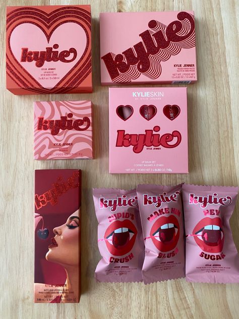 Valentine Package Ideas, Skin Care Logo Design, Penyimpanan Makeup, Cosmetic Inspiration, Kyle Jenner, Packaging Design Trends, Take Care Of Your Skin, Cosmetic Packaging Design, Kylie Cosmetic