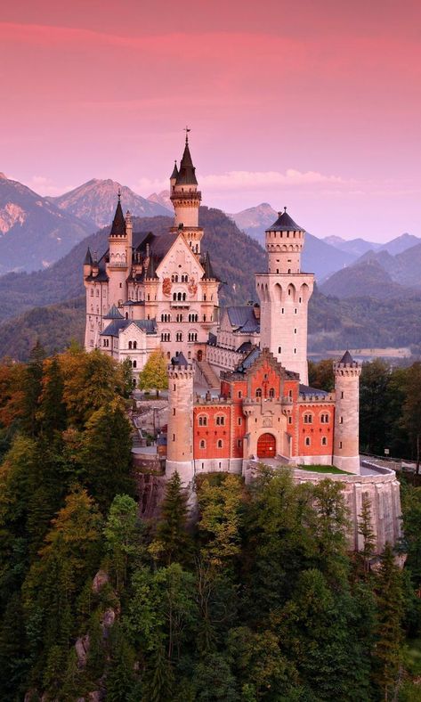 Old Castle, Castle Aesthetic, European Castles, Germany Castles, Neuschwanstein Castle, Chateau France, Fairytale Castle, Fantasy Castle, Beautiful Castles