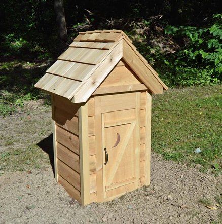 Outhouse Well Cover Well Houses Ideas, Well Tank Cover Ideas, Outdoor Well Cover, Well Pipe Cover Ideas, Well House Ideas, Well Pump Cover Ideas Front Yards, Well Head Cover Ideas Diy, Water Pump Cover Ideas, Well Covers Ideas Diy