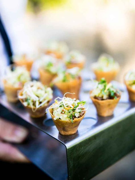 Hosting Food Ideas, Gourmet Wedding Food, Food Ideas Appetizers, Wedding Reception Appetizers, Reception Appetizers, Hosting Food, Beef Bites, Wedding Canapes, Reception Food Ideas