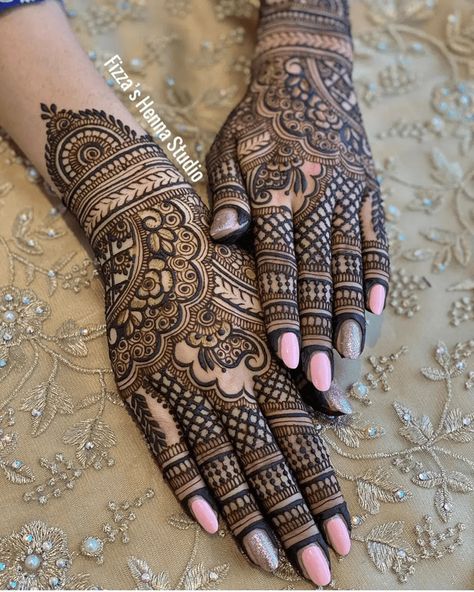 Japan Mehndi Design Images (Japan Henna Design Ideas) Thoti Mane, Check Mehndi Design, Mehndi Designs Floral, Bharwa Mehndi Designs, Mehndi Designs Back Hand, Mehndi Designs Back, Latest Finger Mehndi Designs, Wedding Henna Designs, Beautiful Mehndi Designs