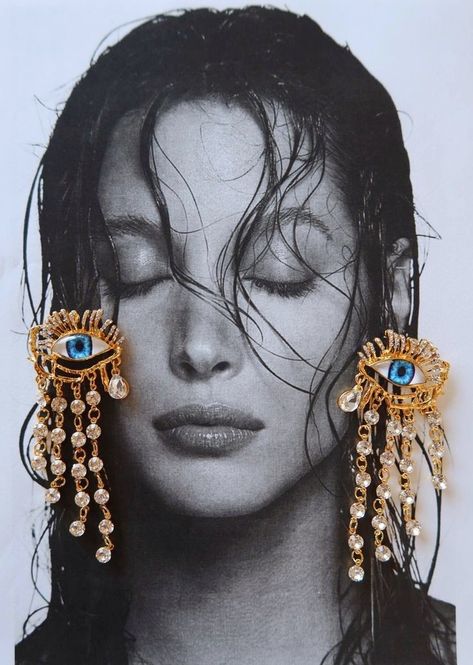 Fashion Avant Garde, Eye Motif, Chain Drop Earrings, Modern Muse, Gold Eyes, Diamond Chain, Delicate Chain, Muse, High Fashion