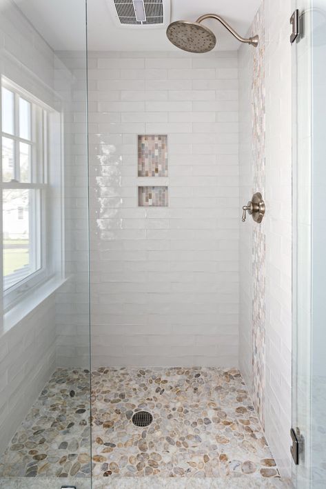 Makeover Kamar Mandi, Pebble Floor, Bathroom Shower Design, Stunning Bathrooms, Bathroom Shower Tile, Bathroom Remodel Shower, Shower Remodel, Bathroom Style, Bathroom Remodel Master