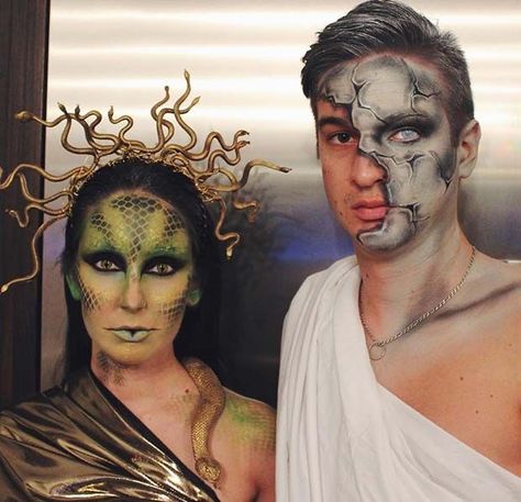 Scary Couples Halloween Costumes, Halloween Costume Couple, Couples Costumes Creative, Couples Halloween Costumes, Halloweenský Makeup, Medusa Costume, Unique Couple Halloween Costumes, Diy Couples Costumes, Best Couples Costumes