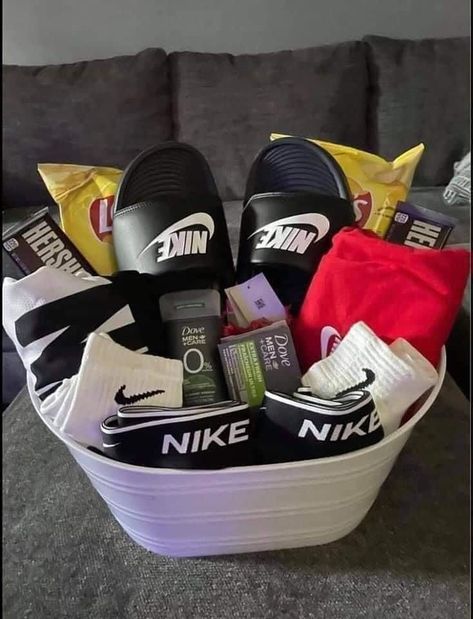 Gifts For Boyfriend Baskets, Birthday Gifts For Boyfriend Baskets, Football Relationship, Boyfriends Birthday Ideas, Cute Anniversary Gifts, Gift Baskets For Him, Boyfriend Gift Basket, Birthday Basket, Birthday Gifts For Boyfriend Diy