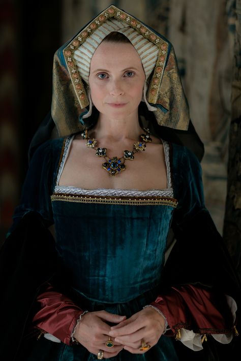 6 Secrets from the New Royal Series <em>Secrets of the Six Wives</em> Gable Hood, Medieval Headdress, Katherine Parr, Tudor Gown, Katherine Of Aragon, Lucy Worsley, Tudor Dress, Wives Of Henry Viii, Catherine Parr