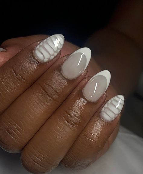 Almond Nails Croc Print, Crocodile Nails Tutorial, Almond Croc Nails, Almond Nails White Design, White Crocodile Nails, White Croc Nails, Croc French Tip Nails, Nails Soft White, Crocodile Nail Design