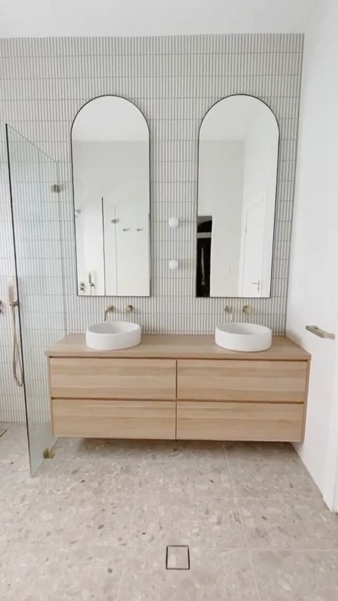 Ivory Bathroom, Bowl Basin, Luxe Bathroom, Wet Room Shower, Bathroom Ensuite, Bright Bathroom, Beige Bathroom, Classic Bathroom, Boho Bathroom