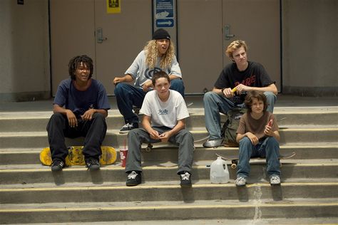 Mid 90s Aesthetic, Mid 90/, Jonah Hill, Avengers Film, Foto Top, Movies Quotes, Bad Moms, Mid 90s, X Games