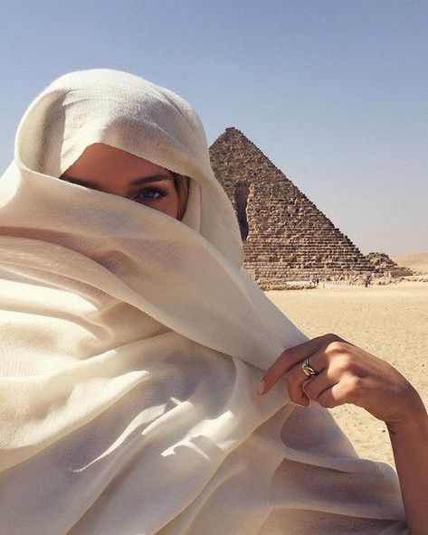 Hairless Aesthetic, Bedouin Aesthetic, Morocco Outfits, Egypt Outfits, Desert Outfit, Desert Mirage, Egypt Aesthetic, Desert Photoshoot, Bahasa Jepun