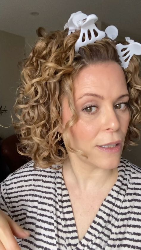 Sandi 🇨🇦 Curly Hair Care, Clean Beauty (@me.and.my.curls) • Instagram photos and videos Come Along With Me, Pretty Hair Color, Curly Hair Care, Pretty Hair, Clean Beauty, Pretty Hairstyles, Fix It, Real Time, Shiva