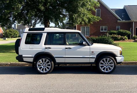 2003 Land Rover Discovery 2 HSE7 fitted with 21” wheels off of a 2016 Range Rover HSE. Vehicle has 2” lift shocks. 2003 Land Rover Discovery, Landcruiser 100, Mercedes Sprinter 4x4, Land Rover Discovery 1, Range Rover Hse, Land Rover Discovery 2, Discovery 2, Land Rover Freelander, Suv Cars