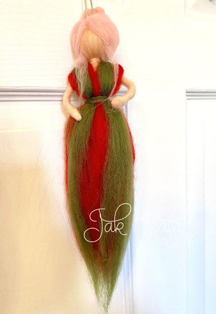 Needle Felted Fairy Tutorial, Fairy Tutorial, Felted Fairies, Christmas Window Ideas, Felting For Beginners, Felting Tips, Felted Fairy, Felting Diy, Felted Christmas